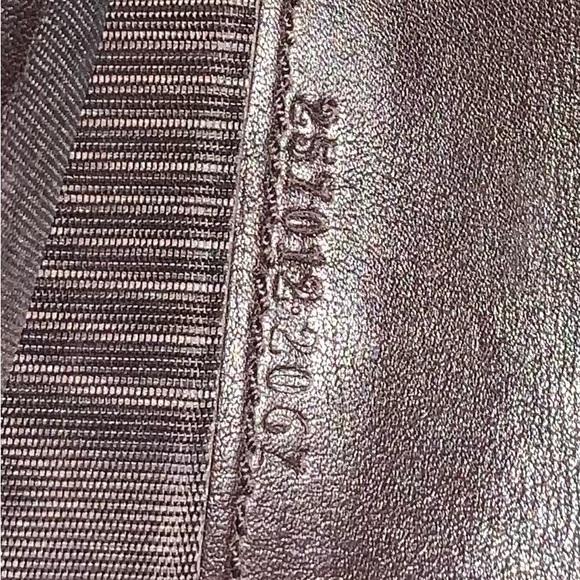 ⚡️SALE⚡️AUTHENTIC GUCCI WOMENS WALLET - Picture 7 of 9